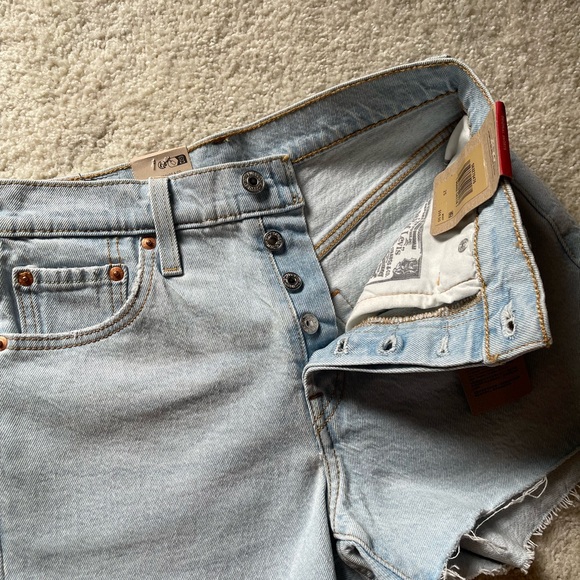 NWT Levi’s 501 Women's Cut Off Women Jean Shorts Size 25 - Picture 3 of 11